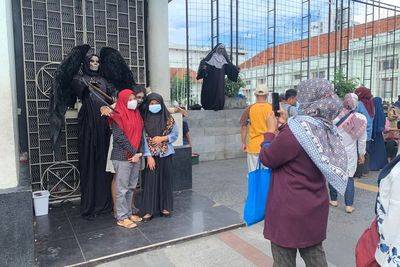 Libur Natal 2021, Ribuan Wisatawan Padati Kota Bandung