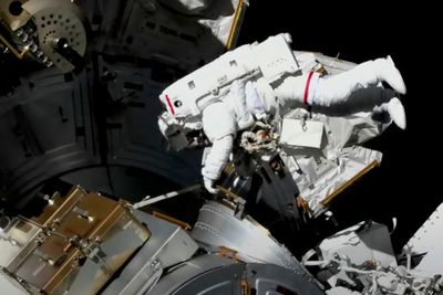 Hampir Ditabrak Satelit Elon Musk, China Terpaksa Pindahkan Stasiun Luar Angkasa