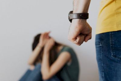 Gegara Diejek Tak Perawan, Dua Remaja Putri Aniaya Teman yang Masih 12 Tahun