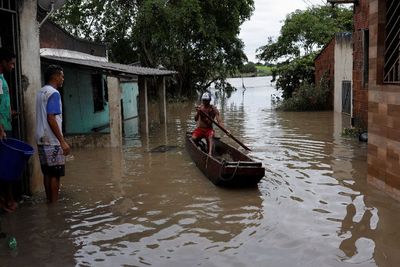 Bendungan Jebol Banjiri Brasil Timur Laut, Berikut Foto-fotonya