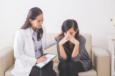 Jika Mengalami Gangguan Mental, Saya Harus ke Psikolog atau Psikiater?