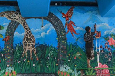 Menghiasi Kolong Flyover Dengan Mural, Berikut Foto-fotonya