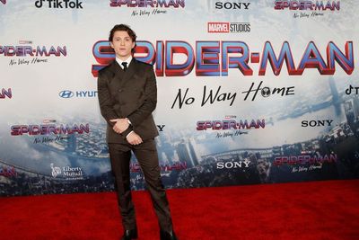 Gaji Tom Holland Naik Usai Filmnya Spider-Man: No Way Home Laris Manis