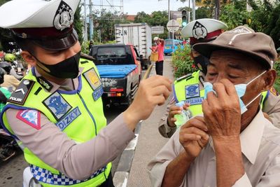 Adanya Kasus Omicron Transmisi Lokal di RI, Pastikan Kamu Pakai Masker Jenis Ini