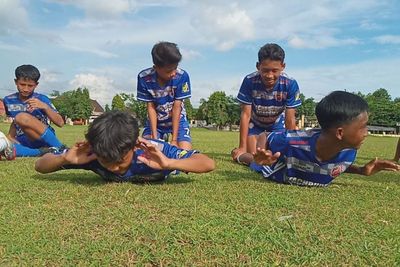 Keren! Skuad Timnas di Piala AFF 2020 Buat Sekolah Sepak Bola