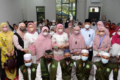 Hadiri Milad II FAHMI UMMI, Nawal Lubis Dorong Penguatan Keagamaan di Desa