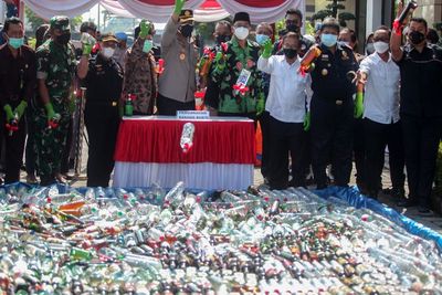 Pemusnahan Barang Bukti Narkoba dan Minuman Keras, Ini Foto-fotonya