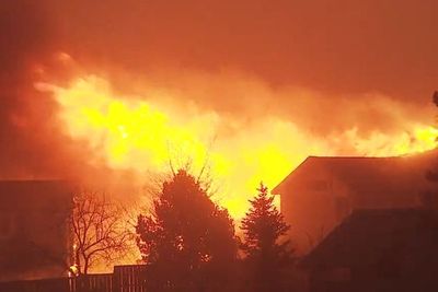 Kebakaran Hutan Colorado Hanguskan Ratusan Rumah, Ini Foto-fotonya