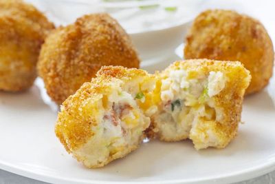 Cara Mudah Membuat Bakso Goreng Jagung, Cocok untuk Cemilan Awal Tahun