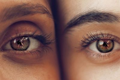13 Cara Menghilangkan Kantung Mata Hitam secara Alami, Mudah!