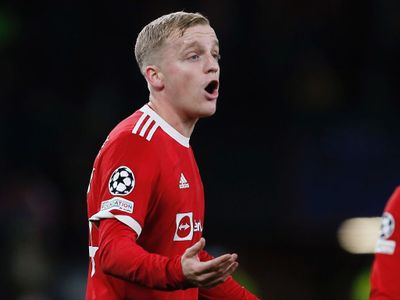 Sial Banget Jadi Van de Beek! Sudah Jarang Dimainkan, Malah Sulit Pindah ke Klub Lain