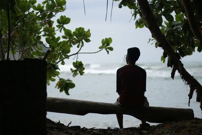 Jomblo Minggir! Pantai Ini Cocok Buat yang Punya Pacar