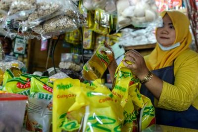 Solusi Harga Minyak Tinggi, Pemprov DKI Minta Warga Beli Ukuran yang Kecil