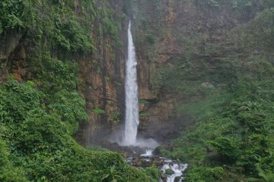 Cuma Bayar Rp5 Ribu, Bisa Lihat Air Terjun Mirip Kapas