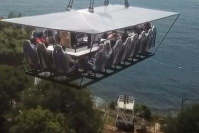 Ngeri-Ngeri Sedap, Ngopi di Atas Langit dengan Crane di Gunungkidul Sambil Menatap Laut