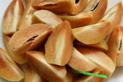 Resep Mudah Bolu Sawo Hitam Manis, Cocok untuk Camilan Akhir Pekan!