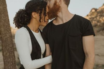 Bukan Cinta, Ini 3 Tanda Kamu Sangat Terobsesi dengan Pasangan