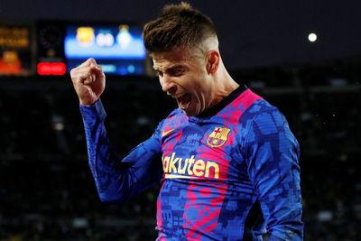 Dituding Pemain dengan Bayaran Tertinggi di Barcelona, Pique Posting Slip Gaji di Medsos