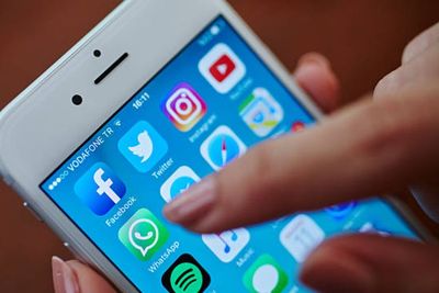 Benarkah Orang yang Menonaktifkan Centang Biru di WhatsApp Tidak Beradab?