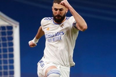 Hajar Valencia, Benzema Cetak Gol ke-300 untuk Real Madrid