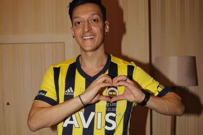 Gaji Ozil Miliaran per Pekan, Apakah RANS Cilegon Sanggup?