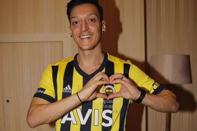 Media Turki Rumorkan RANS Cilegon FC Rekrut Mesut Ozil