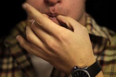 Mitos Bersiul saat Malam Hari Bisa Memanggil Setan, Benarkah?