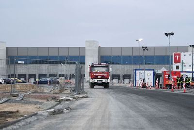 Tesla Dapat Izin untuk Lakukan Tes Produksi di Berlin