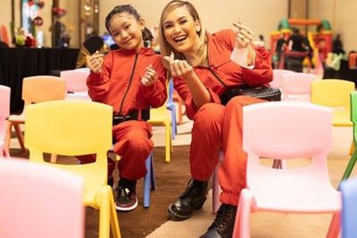 Bilqis Anak Ayu Ting Ting Tampil Memukau saat Nyanyikan Lagu Dynamite , Banjir Pujian