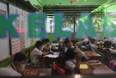 Kasus Omicron Terus Meningkat, DPRD DKI Minta PTM di Sekolah Dihentikan