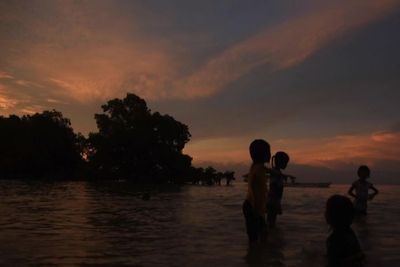 Berburu Sunset di Pantai Walakiri Sumba, Anak Senja Pasti Suka