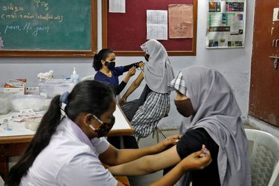 Jadi Prioritas Vaksin Booster, Ini yang Harus Kamu Ketahui Tentang Imunokompromais