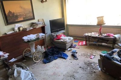 Sedih, Wanita Penyendiri Meninggal Kesepian Tanpa Sanak Keluarga di Apartemen yang Jorok