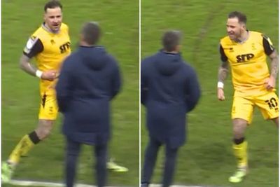 Seperti Punya Dendam, Pemain Ini Selebrasi Provokatif di Depan Mantan Pelatih