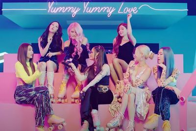 Gandeng Natti Natasha, Momoland Tampil Menggoda dengan Yummy Yummy Love Full Inggris