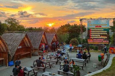 Puncak Sosok, Rekomendasi Spot Terbaik untuk Melihat Sunset di Jogja
