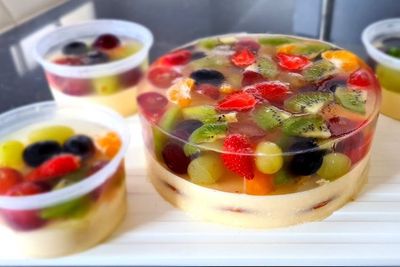 Enggak Punya Oven Bikin Kue Ultah, Yuk Ganti dengan Fruit Jelly Cheesecake Pudding