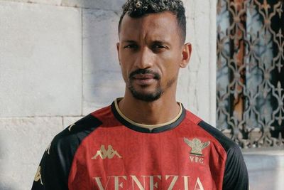 Mantan Winger MU Nani Gabung Venezia