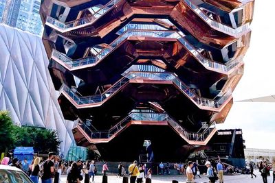 Di Balik Megahnya Gedung di New York Ini, Ternyata Jadi Tempat Bunuh Diri