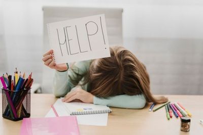 Ujian Akhir Tahun Bikin Anak Tertekan? Orang Tua Wajib Tahu 5 Teknik Ini