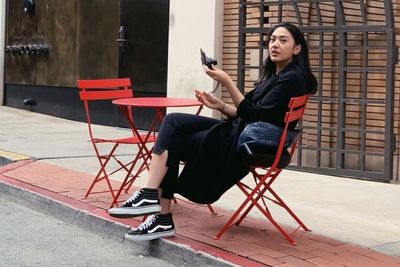 Intip Outfit Serba Hitam Ala Putri Tanjung Anak Bos TV Indonesia, Simpel dan Elegan!