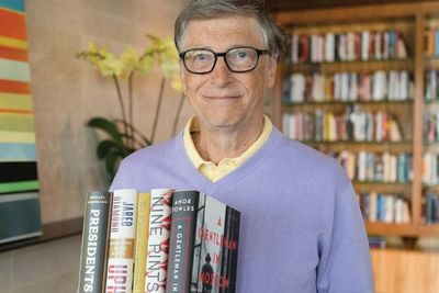 Berbisnis Vaksin, Bill Gates Raup Keuntungan Rp2.800 Triliun