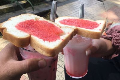 Cuma Jualan di Pojokan Sekolah, Sehari Laku 600 Gelas! Seenak Apa?