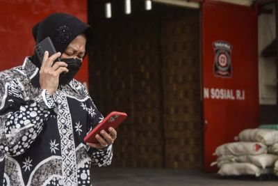 Sekjen Kemensos Diusir saat Rapat dengan DPR, Risma Minta Maaf