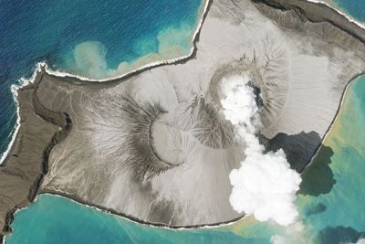 Potret Tonga Sebelum dan Sesudah Letusan Gunung Berapi yang Sebabkan Tsunami