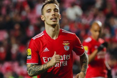 Perkuat Lini Belakang, Barcelona Bidik Alex Grimaldo