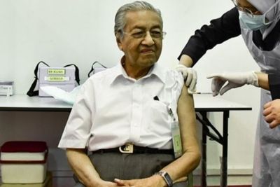 Mahathir Mohamad Masuk ke CCU Institut Jantung Negara