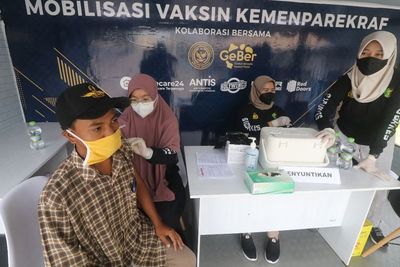 Kemenparekraf Hadirkan Vaksin Keliling Jelang MotoGP di Mandalika