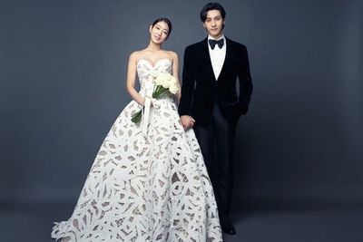 Potret Cantik Park Shin Hye Pakai Gaun Pengantin Rp240 Juta di Hari Pernikahannya