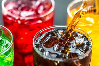 Bisa Picu Kanker Usus, Yuk Kurangi Konsumsi Minuman Manis dengan 3 Tips Ini